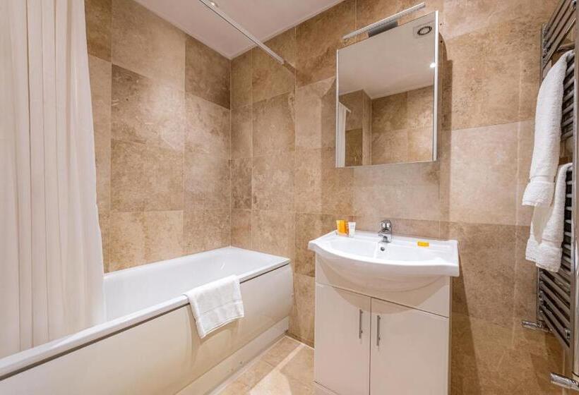 Апартаменты Deluxe 2 Спальни, Queensgate Court