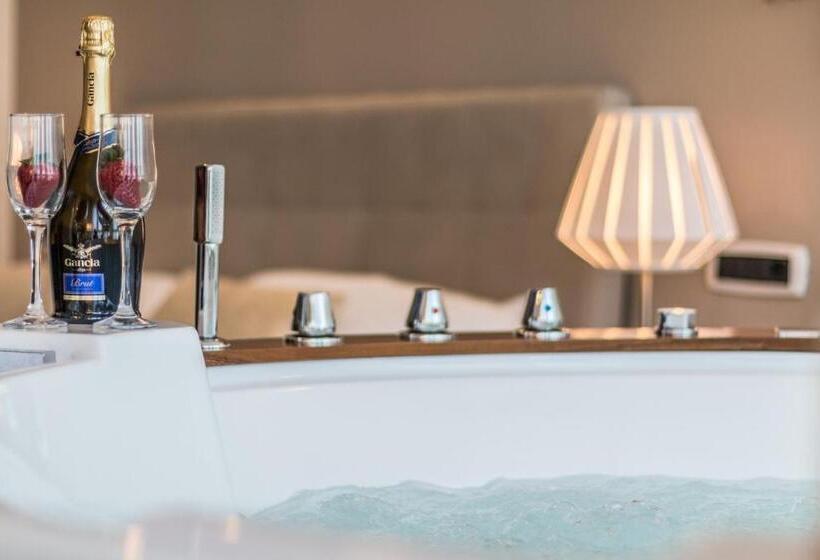 سوییت, 4 Star Suite Spa   Self Check In