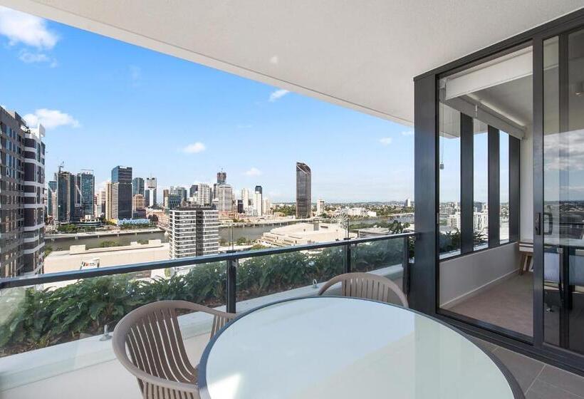 2 Bedrooms Apartment City View, Ivy And Eve Apartments By Cllix