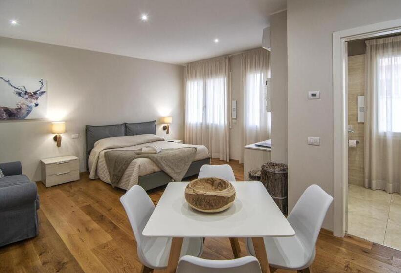 استودیوی استاندارد, Le Dimore Del Borgo