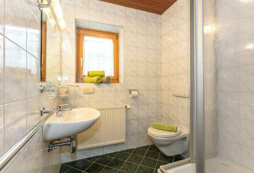 Номер Стандарт, Pension Lackenbauer