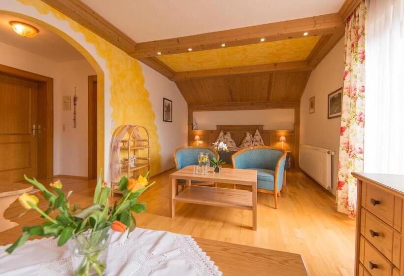 Номер Стандарт, Pension Lackenbauer