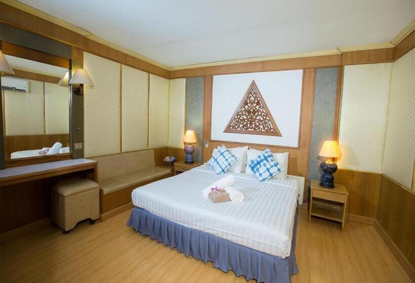 Family Suite, Phrae Nakara