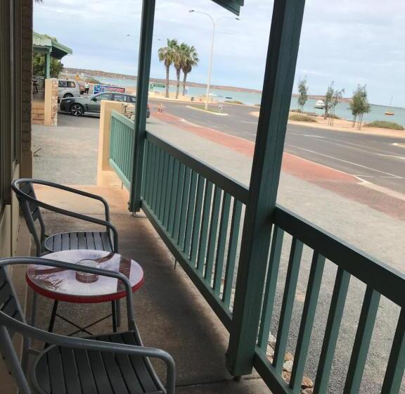 침실 1개 바다 전망 아파트, Shark Bay Seafront Apartments