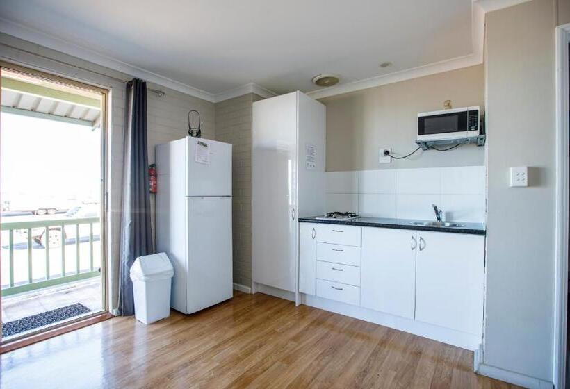 침실 1개 바다 전망 아파트, Shark Bay Seafront Apartments
