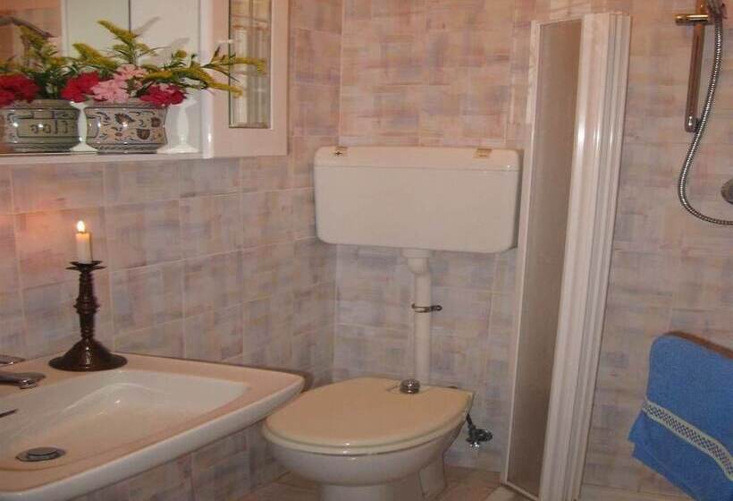 Семейный Номер, B&b Prisca