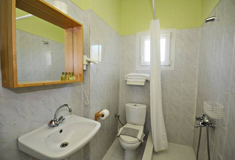 Номер Стандарт Трехместный, Guesthouse Vissinokipos   Biker Friendly   Motorrad