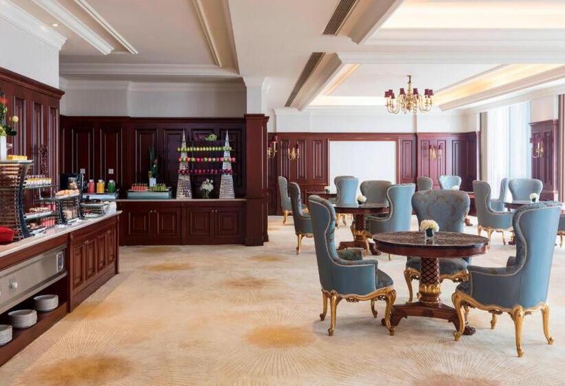 Club Room King Bed, Delta Hotels By Marriott Shanghai Baoshan