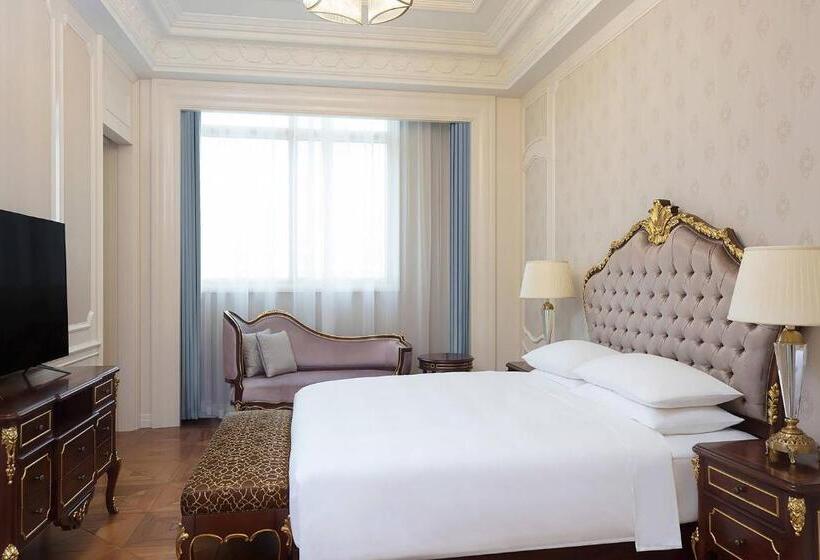 Deluxe Suite King Bed, Delta Hotels By Marriott Shanghai Baoshan