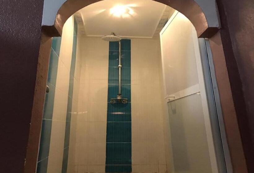 تختخواب در اتاق مشترک, Kasbah Red Castel Hostel