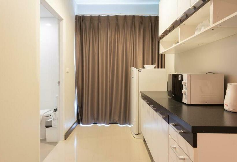 스탠다드 룸 킹사이즈 침대, Romyen Garden Place