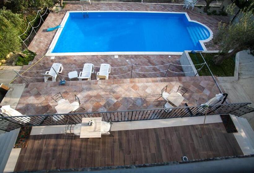 Трехместный Номер Deluxe Вид на Море, Villa Lù