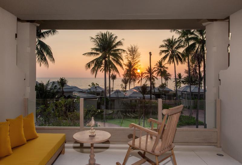 Номер Deluxe, Devasom Khao Lak Beach Resort & Villas