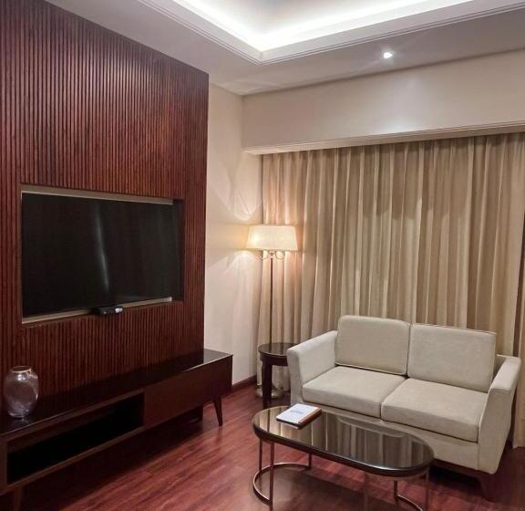سوییت جونیور, Home In By Amrik Sukhdev