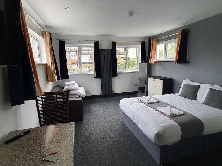 استودیوی لوکس, Devine Beach Hotel, Westcliff Southend-On-Sea