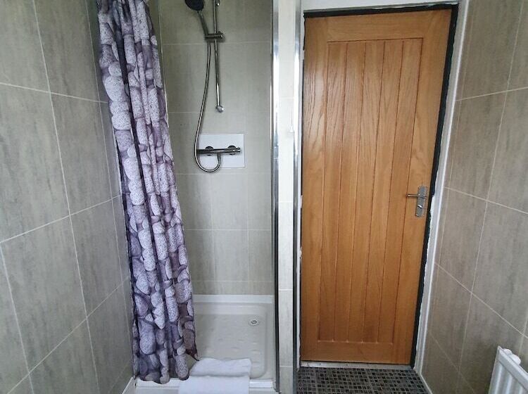 استودیوی لوکس, Devine Beach Hotel, Westcliff Southend-On-Sea