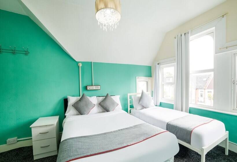 اتاق لوکس سه تخته, Devine Beach Hotel, Westcliff Southend-On-Sea