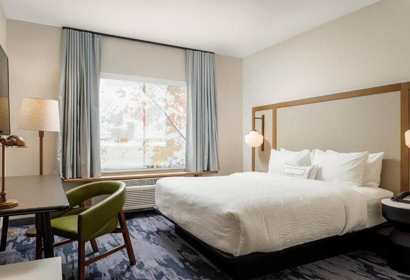 Стандартный Номер Кровать Кинг, Fairfield Inn & Suites By Marriott Salina