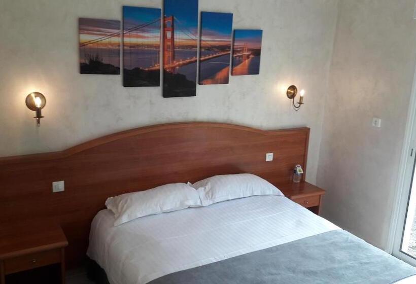 Номер Стандарт Вид на Сад, Logis  Hostellerie Le Chatel Nangis