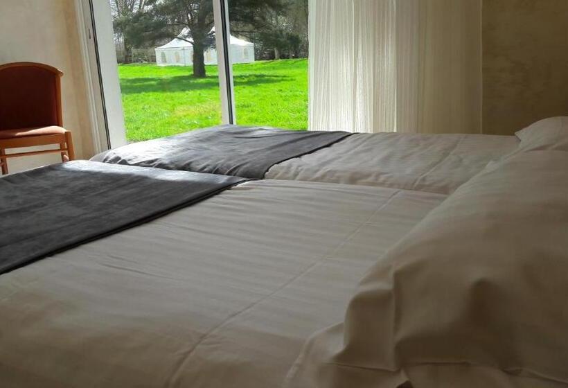 Номер Стандарт Вид на Сад, Logis  Hostellerie Le Chatel Nangis