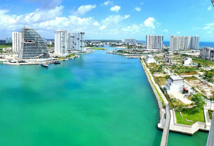 חדר סטנדרט מיטה זוגית עם נוף, Renaissance Cancun Resort & Marina