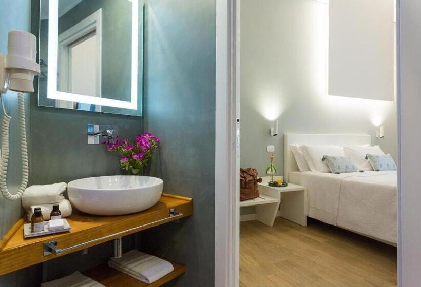 اتاق لوکس با بالکن, Bellaroto Suite & Spa