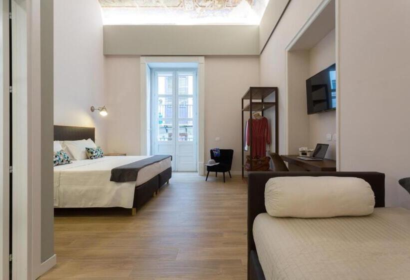 سوییت جونیور با بالکن, Bellaroto Suite & Spa