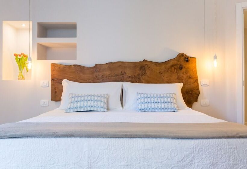 اتاق لوکس با بالکن, Bellaroto Suite & Spa
