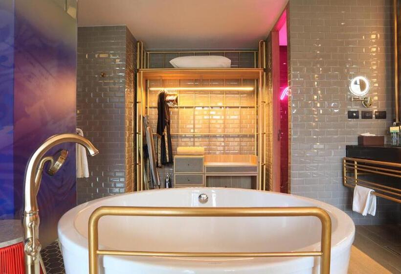 스위트 킹사이즈 침대, Indigo Phuket Patong, An Ihg