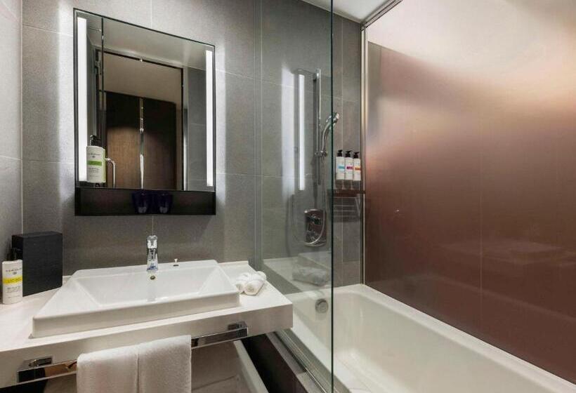 Номер Deluxe, Pullman Tokyo Tamachi
