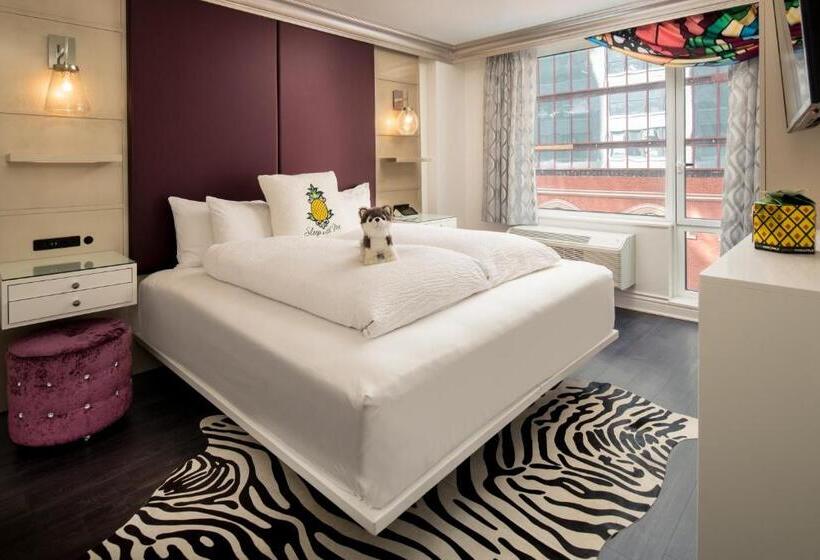 장애인을 위한 킹사이즈 침대 스탠다드 룸, Staypineapple, An Artful Hotel, Midtown New York
