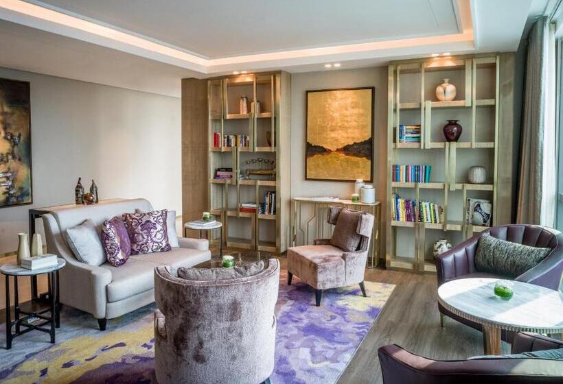 Люкс Кровать Кинг, Intercontinental Hotels Jakarta Pondok Indah, An Ihg