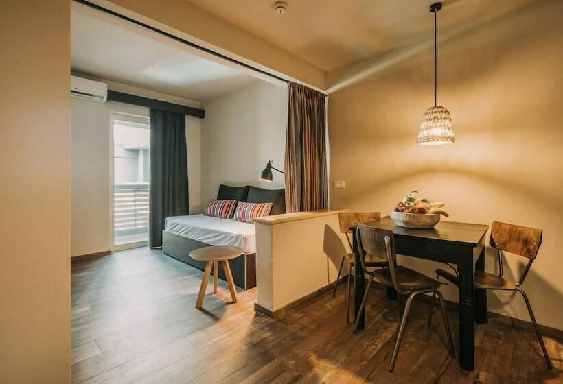 سوییت جونیور, Cook's Club Hersonissos Crete