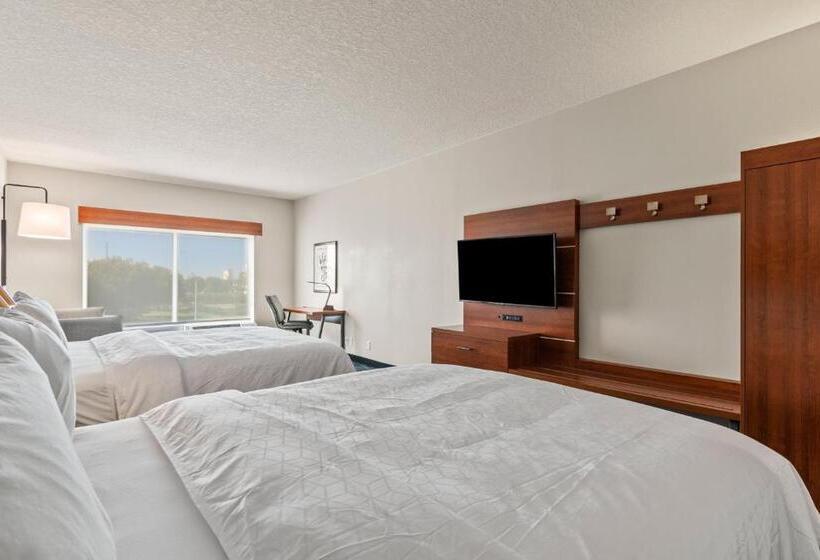 Люкс, Holiday Inn Express & Suites Orlando  Lake Buena Vista, An Ihg