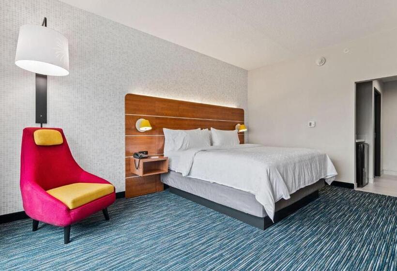 Номер Стандарт Кровать Кинг Адаптированный для Инвалидов, Holiday Inn Express & Suites Orlando  Lake Buena Vista, An Ihg