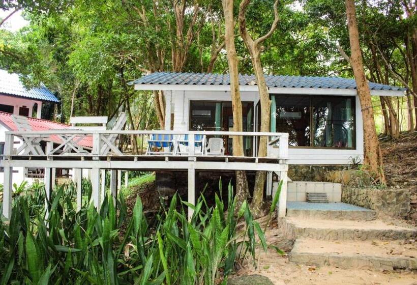 غرفة قياسية مطلّة علي البحر مزوَّدة بشُرفة, Sangthain Hills