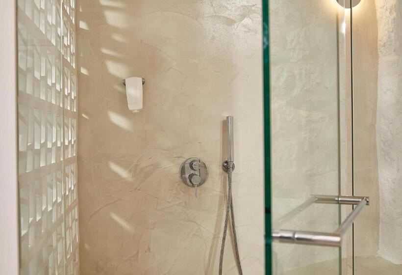 Comfort suite with garden view, Petri Suites