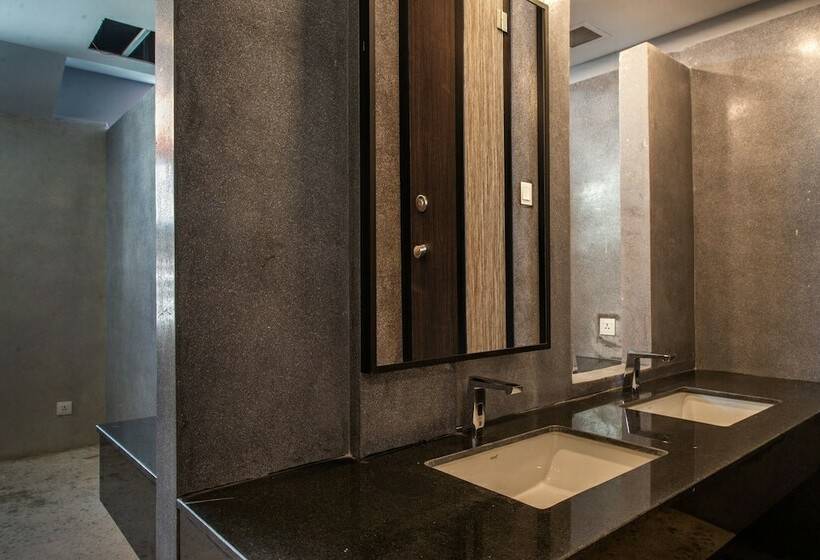 اتاق استاندارد یک تخته با سرویس بهداشتی مشترک, The Twizt   Lifestyle Hostel &