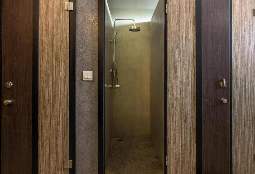 اتاق استاندارد یک تخته با سرویس بهداشتی مشترک, The Twizt   Lifestyle Hostel &