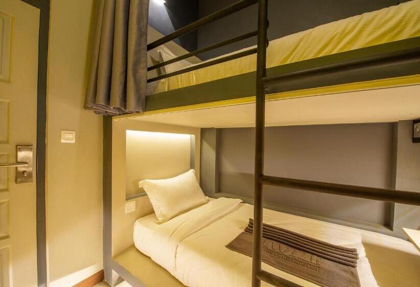 اتاق استاندارد با سرویس بهداشتی مشترک, The Twizt   Lifestyle Hostel &