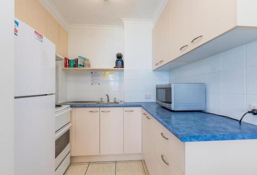 Апартаменты 1 Спальня Нижний Этаж, Olympus Beachfront Apartments