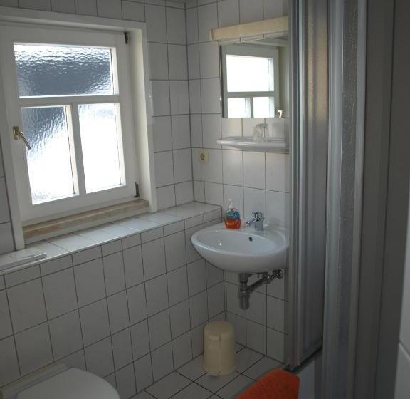 اتاق استاندارد یک نفره, Gasthof Zur Schweiz