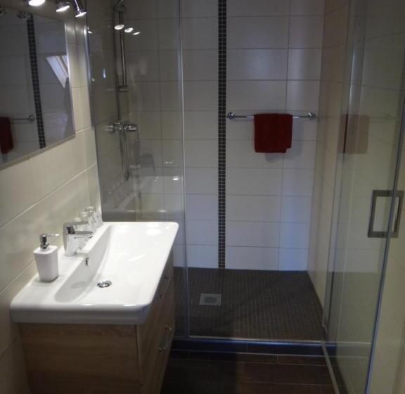 اتاق استاندارد چهار تخته, Gasthof Zur Schweiz