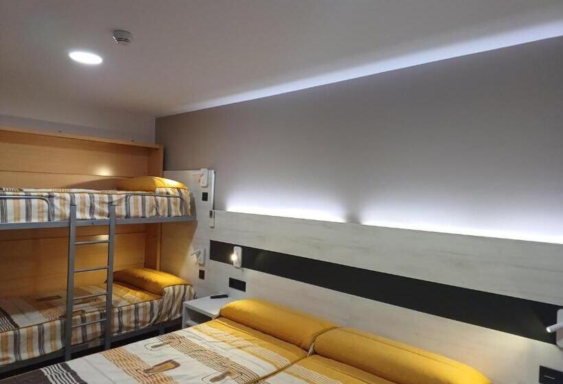 Четырехместный Номер Стандарт, Hostal Restaurante El Castillo