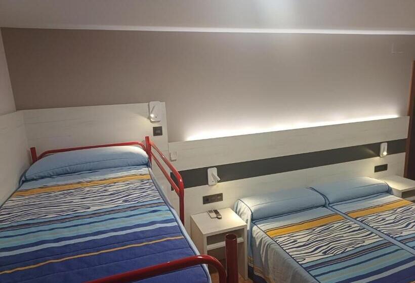 Четырехместный Номер Стандарт, Hostal Restaurante El Castillo