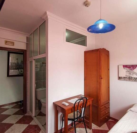 اتاق استاندارد یک نفره, Pension Hidalgo 1
