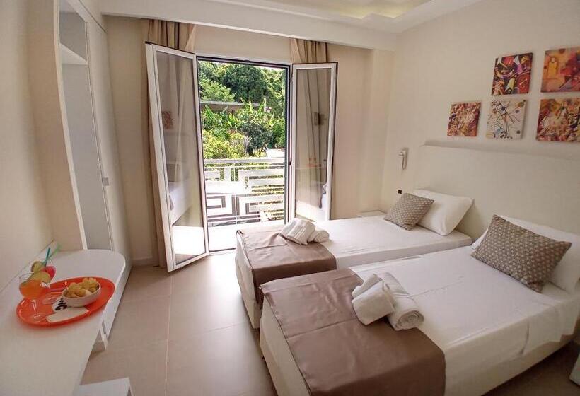 اتاق استاندارد با بالکن, Il Calabriano Residence