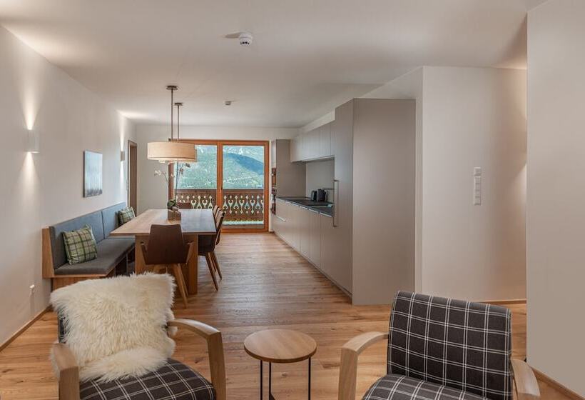Апартаменты 4 Спальни, Skylodge Alpine Homes
