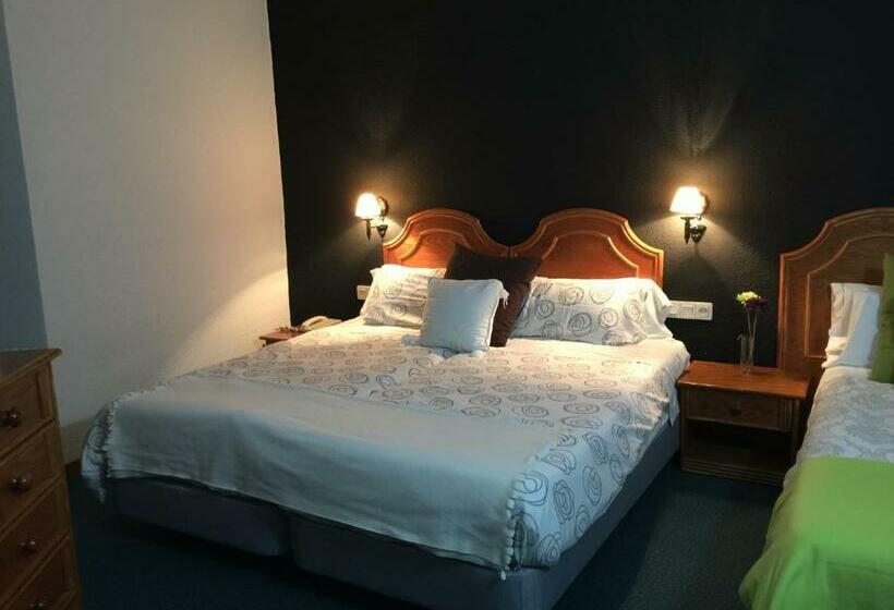 Номер Стандарт Трехместный, Hostal Victoria