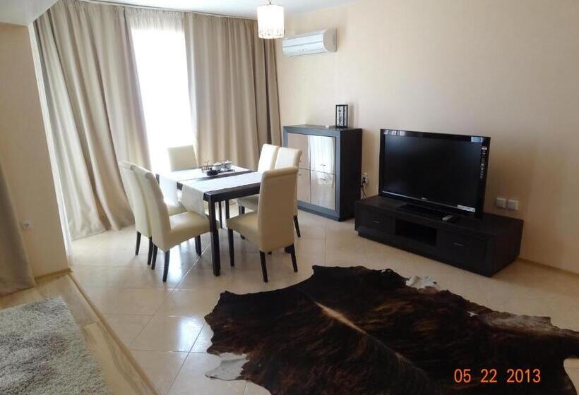 1 Bedroom Penthouse Apartment, Triumph Holiday Village